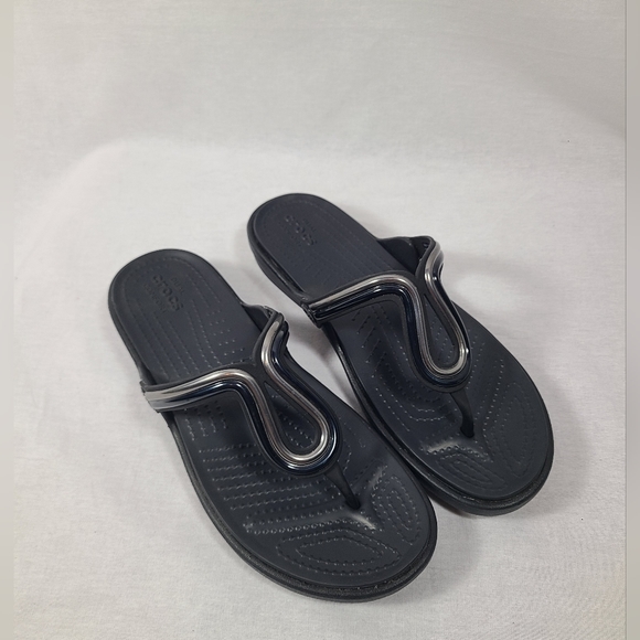 CROCS Shoes - Crocs Womens Sanrah Metal Block Flat Flip Flop size 8